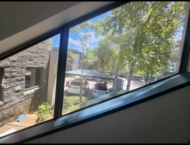 626M² OFFICE TO LET IN RANDJESPARK